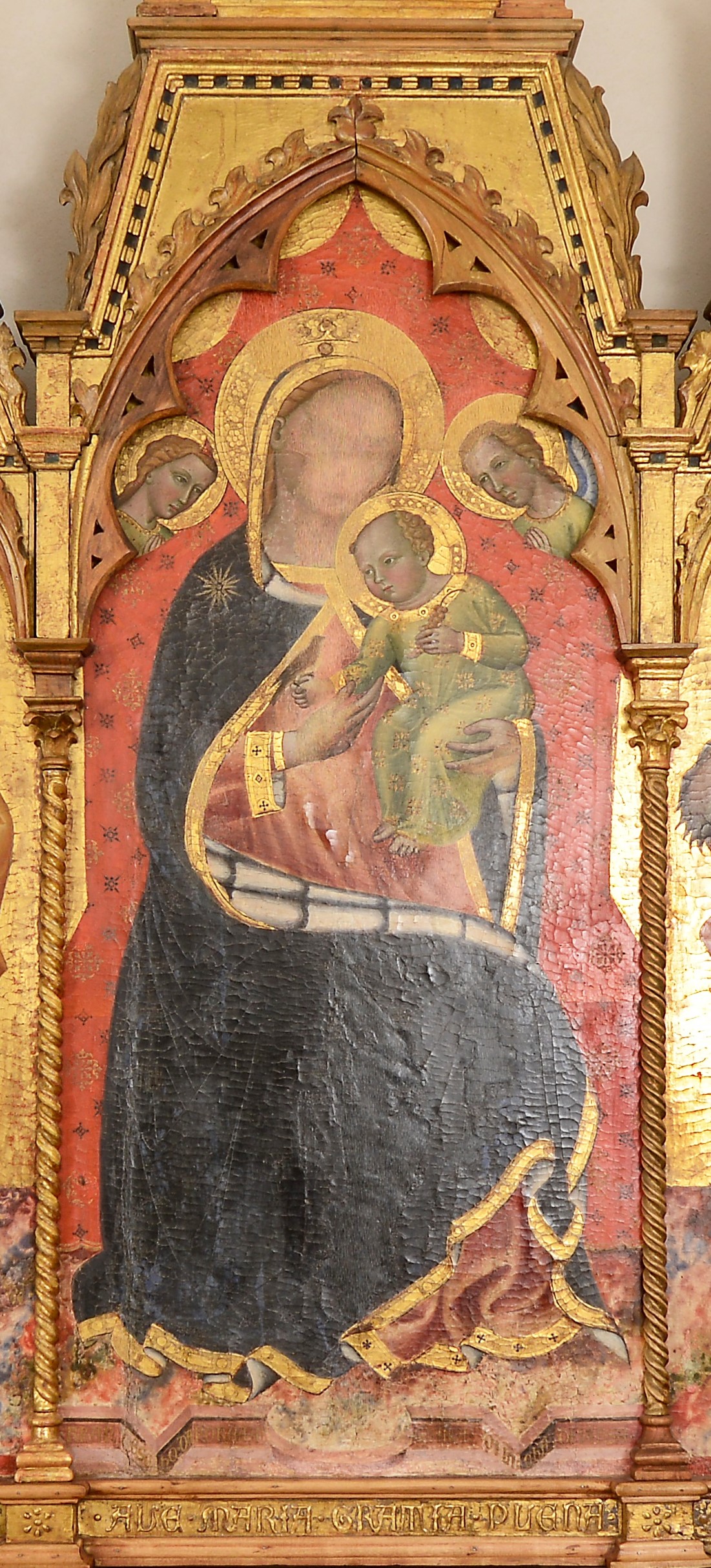 Polittico di Camaiore, La Madonna col Bambino